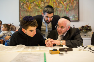 BLAKE EZRA CHAZAK HACHNASAT SEFER TORAH 0139 (1)